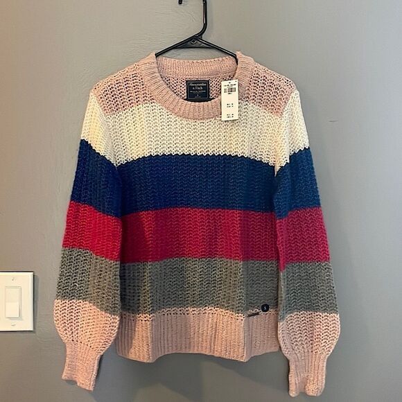𝅺NWT Abercrombie & Fitch sweater - Picture 1 of 7